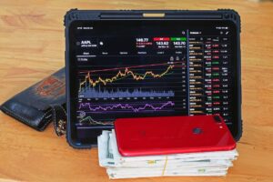 フリーランスが法人化する際のメリットとデメリットとは？